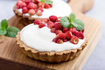 Wild strawberry tartlets