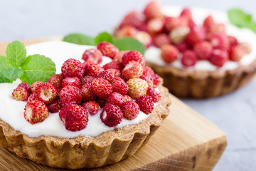 Wild strawberry tartlets