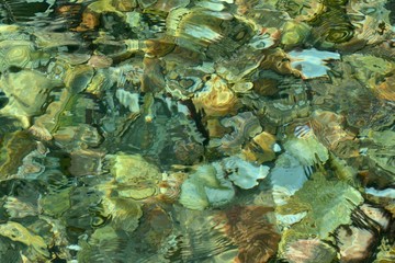 reflets dans l'eau de mer