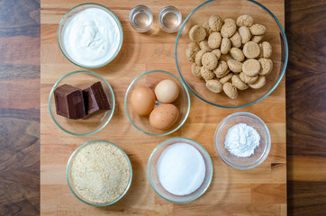 Ingredienti ricetta torta di pane con cioccolato