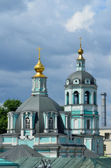 Fototapeta na wymiar Москва, Храм святителя Николая (Спаса Преображения) в Заяицком