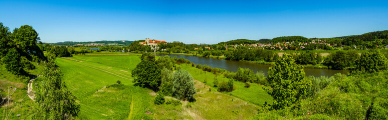 Fototapeta na wymiar Panorama na Opatctwo Benedyktów w Tyńcu i okoliczne domy mieszkalne.