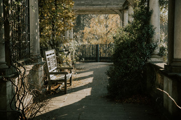 Fototapeta na wymiar The Pergola, Hampstead Heath park 