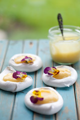 Mini pavlova