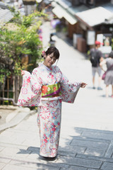 Obraz premium 着物の女性・京都