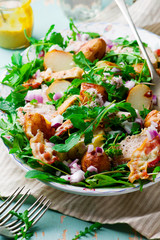 Turkey and arugula salad