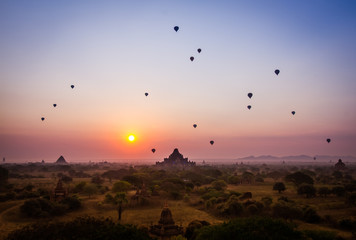 Fototapeta premium Bagan sunrise