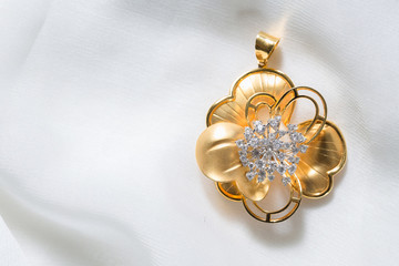 diamond flower pendant