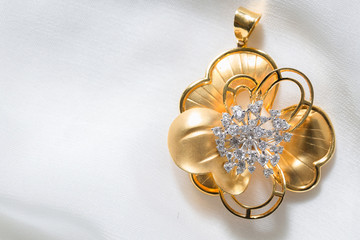 diamond flower pendant