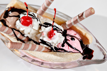 banana split on white backgroung