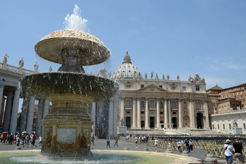 Fototapeta na wymiar La basilique Saint-Pierre du Vatican 