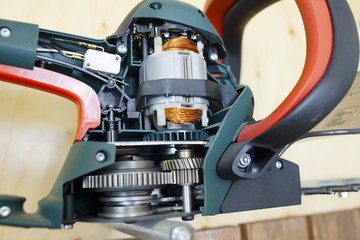 the eccentric grinder in a section, internal details are visible