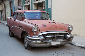 Wunderschöner Oldtimer in Kuba