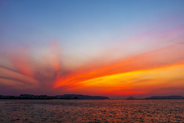 Obraz premium 博多湾の夕日