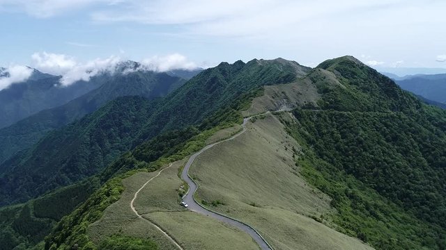 瓶ヶ森林道（町道瓶ヶ森線／高知県いの町と愛媛県西条市）　空撮