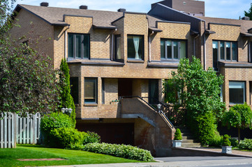 Fototapeta na wymiar Expensive homes in Montreal, Canada.