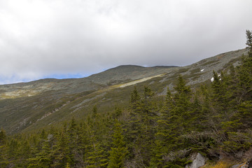 Fototapeta na wymiar Nature view of Mount Washinton area via Ammonoosuc ravine trail