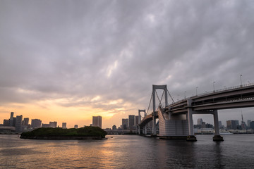 Obraz premium Sunset glow in Tokyo Bay - 東京湾の夕焼け３