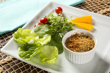 Crumble with salad