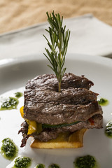 Filet mignon with cassava and vegetables