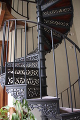 escalier colima&ccedil;on en fer forg&eacute; 