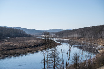 Сибирская река весной