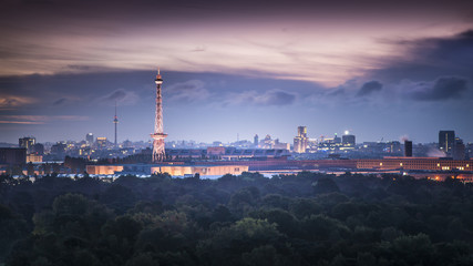 Fototapety  Berliner Skyline mit Fernsehturm und Funkturm