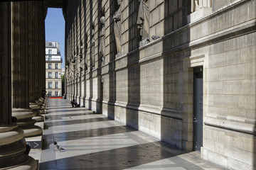 Les colonnes de l'église de la Madeleine à Paris