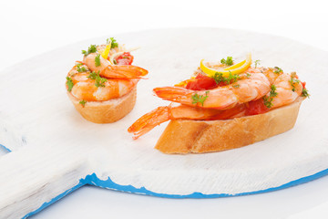 Shrimp snacks with bread