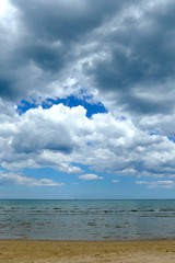 Obraz premium Nuvole sopra il mare
