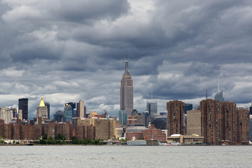 Cloudy day of Manhattan Midtown Skyline, New York United States © Studio 30fps