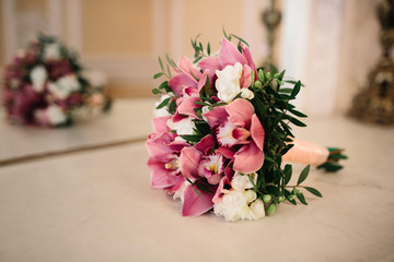 The bride's bouquet of pink flowers