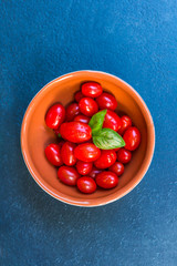 Frische Tomaten in einer Schale 