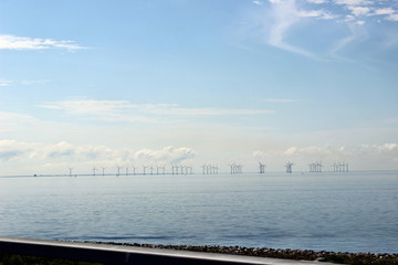 niebo, woda, błękit, morski, wiatraki, farma wiatraków © Grzegorz