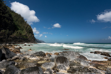 Fototapeta na wymiar View along Na Pali coast from Ke'e Beach
