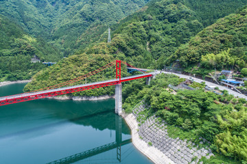 Fototapeta premium 大渡ダム大橋（高知県仁淀川町 仁淀川水系） 空撮