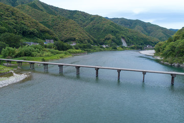 名越屋（なごしや）沈下橋（高知県仁淀川）空撮