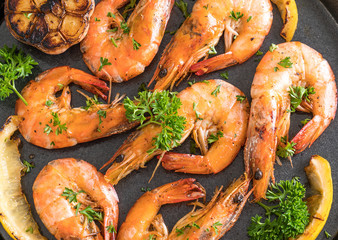 fried shrimps with garlic
