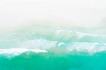 Crédence de cuisine en verre imprimé Eau Top view of waves on white sand beach