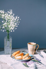 Pie and flowers