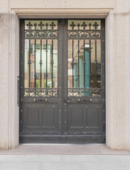 Alte Eisentür eines Hauses