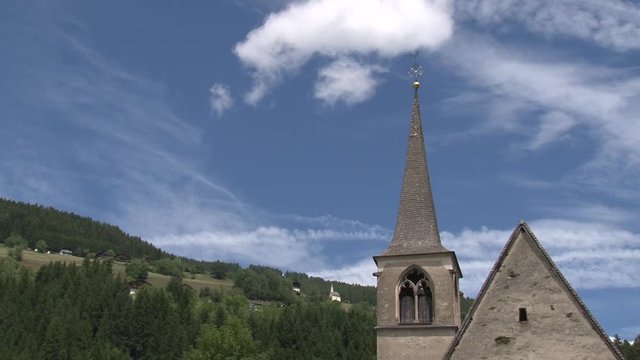 Osttirol, Thal, Assling, Kirche, Denkmal, St. Korbinian, Wilfern, Pustertal, Wolken, Himmel, Sommer, Sehensw&uuml;rdigkeit, Kulturgut