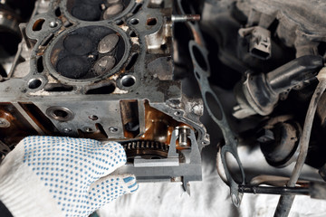 measurement of the diameter of the pin. Camshaft close up, Four valve per cylinder system