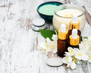 Obraz na płótnie Canvas Spa products with jasmine flowers