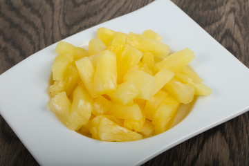 Canned pineapple