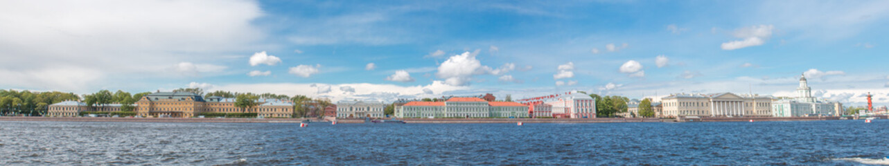 Naklejka premium Panorama an der Neva Sankt Petersburg (Санкт-Петербург) Nordwestrussland (Северо-западный федеральный округ) Russland (Россия)