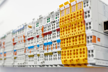 Different type screw terminal for electrical connector