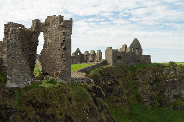 Fototapeta na wymiar the medieval Dunluce castle in northern Ireland