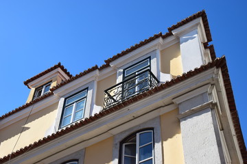 Eckhaus in Lissabons Altstadt