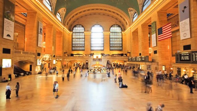 Commuters in New York City's Grand Central Station, time lapse